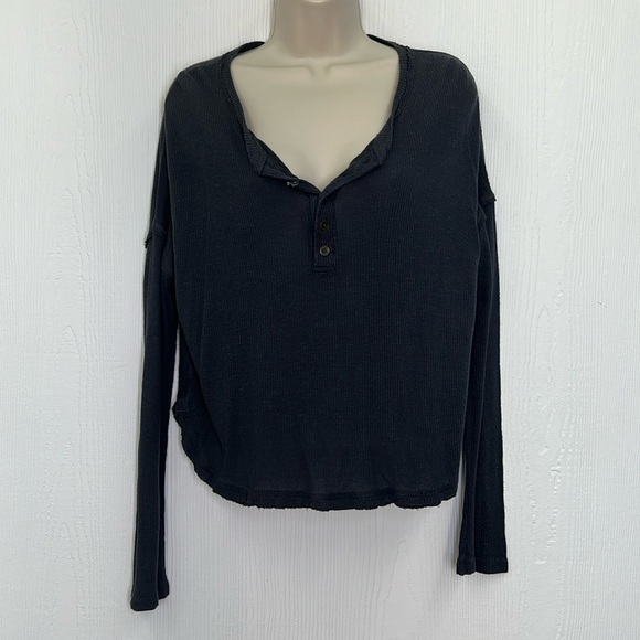 Urban Outfitters - Navy Thermal Half Button Boxy Crop Long Sleeve Top Size Med - Picture 1 of 11
